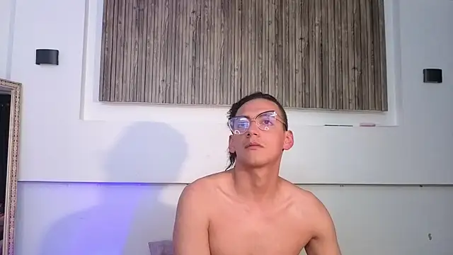 aron and paula online show from November 5, 2025, 4:04 am