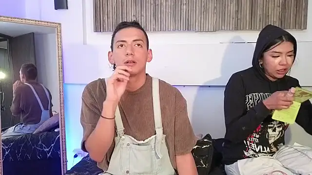 aron and paula online show from November 12, 2025, 4:49 am