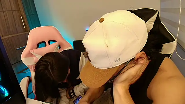 DesireLuxe online show from October 24, 2025, 6:12 am