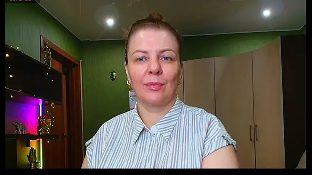 Snapshot of VeronikawGold chatting on July 6, 2026, 7:27 pm VeronikawGold online show from July 6, 2026, 7:27 pm