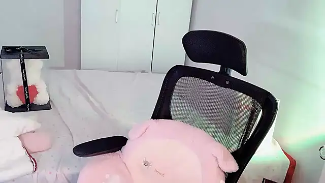 Annnnqi-77 online show from October 31, 2025, 7:16 am