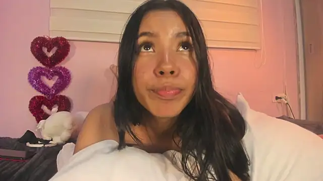 Snapshot of emily_sweett24 chatting on March 5, 2025, 6:56 pm emily sweett24 online show from March 5, 2025, 6:56 pm