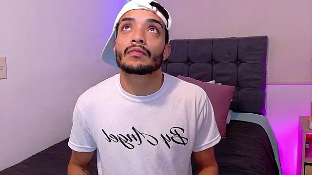 Snapshot of eross_chipre_ chatting on February 26, 2026, 2:22 am eross chipre online show from February 26, 2026, 2:22 am