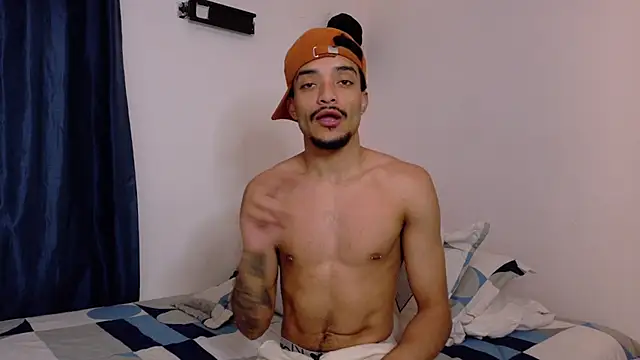 Snapshot of eross_chipre_ chatting on July 27, 2026, 2:07 am eross chipre online show from July 27, 2026, 2:07 am