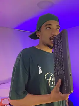 eross chipre  online show from November 5, 2025, 12:14 am