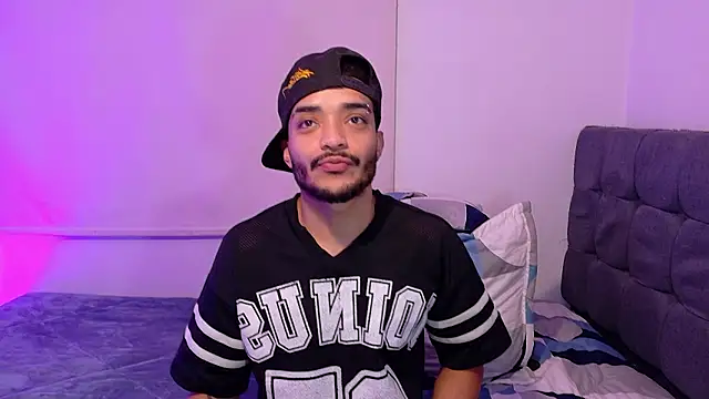 Snapshot of eross_chipre_ chatting on February 24, 2026, 4:02 am eross chipre online show from February 24, 2026, 4:02 am