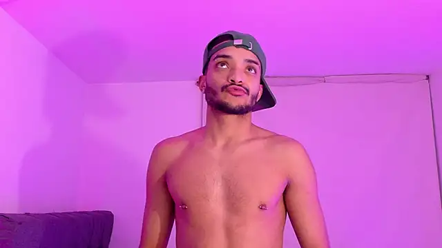 Snapshot of eross_chipre_ chatting on February 18, 2026, 12:52 am eross chipre online show from February 18, 2026, 12:52 am