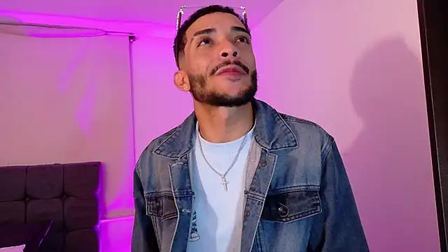 Snapshot of eross_chipre_ chatting on March 1, 2026, 2:33 am eross chipre online show from March 1, 2026, 2:33 am