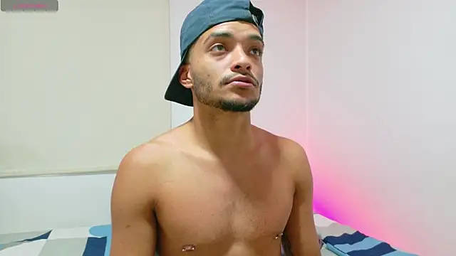 Snapshot of eross_chipre_ chatting on January 17, 2026, 9:51 pm eross chipre online show from January 17, 2026, 9:51 pm