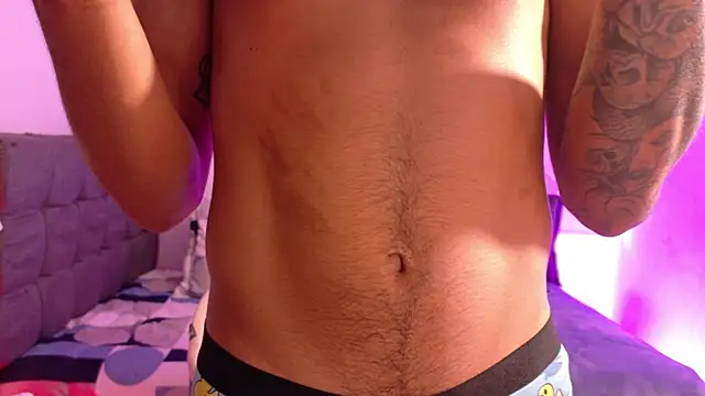 Snapshot of eross_chipre_ chatting on February 18, 2026, 4:14 pm eross chipre online show from February 18, 2026, 4:14 pm