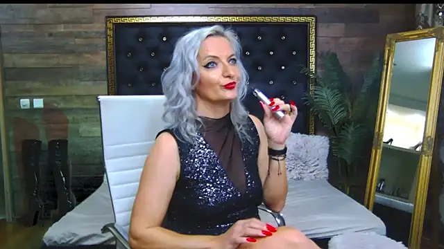 Snapshot of LadyTouch chatting on March 2, 2025, 7:21 am LadyTouch online show from March 2, 2025, 7:21 am