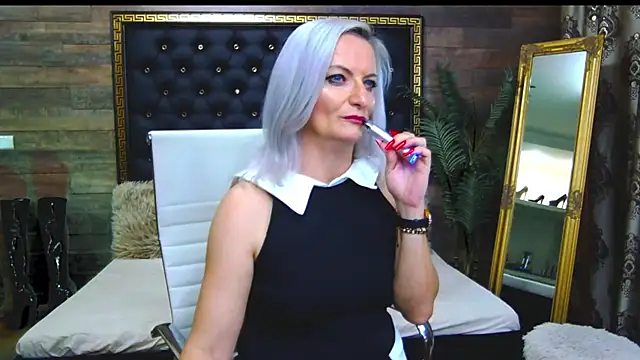 Snapshot of LadyTouch chatting on March 17, 2025, 9:55 am LadyTouch online show from March 17, 2025, 9:55 am