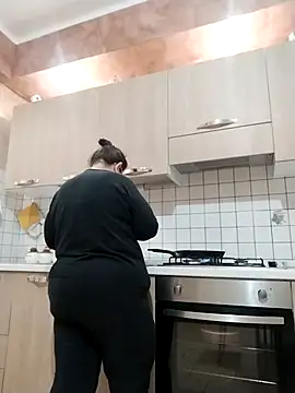 Dolcecurvy online show from April 9, 2026, 2:23 pm