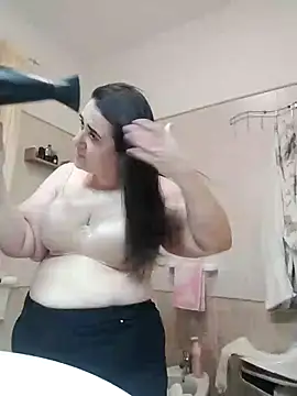 Dolcecurvy online show from November 9, 2025, 4:33 pm