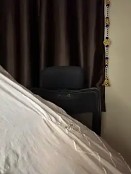 Dishasarmaa05 online show from February 26, 2026, 4:07 pm