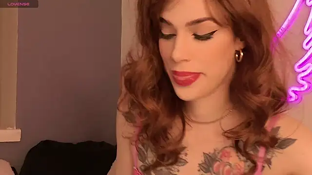 FrancescaFerra online show from December 16, 2025, 6:12 pm