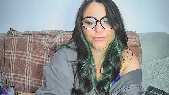 Snapshot of Xx_Mia_R_xX chatting on March 15, 2025, 12:36 am Xx Mia R xX online show from March 15, 2025, 12:36 am