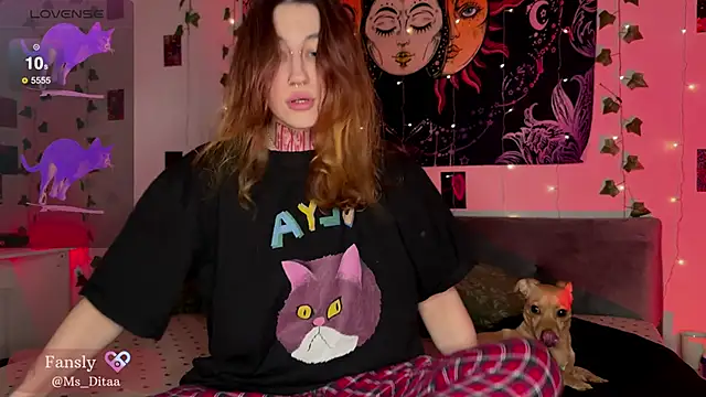 Dita Redrum online show from December 19, 2025, 2:26 am