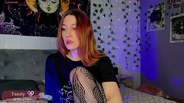 Dita Redrum online show from September 27, 2025, 7:47 am