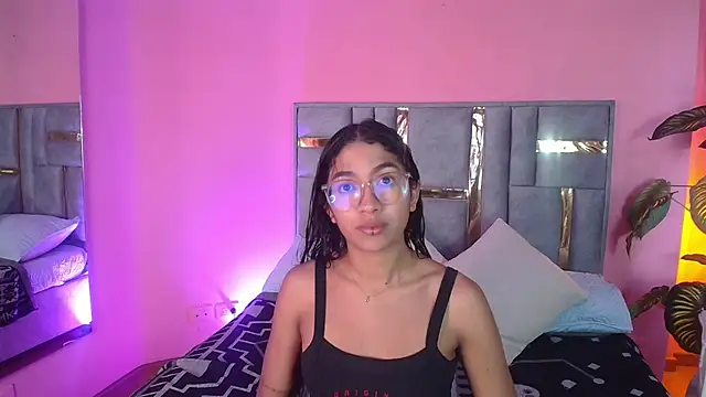 Tyla Ks online show from March 22, 2025, 7:20 pm