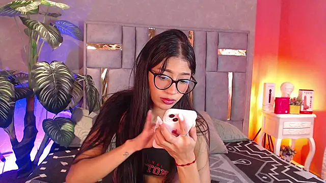 Tyla Ks online show from September 23, 2025, 7:32 pm