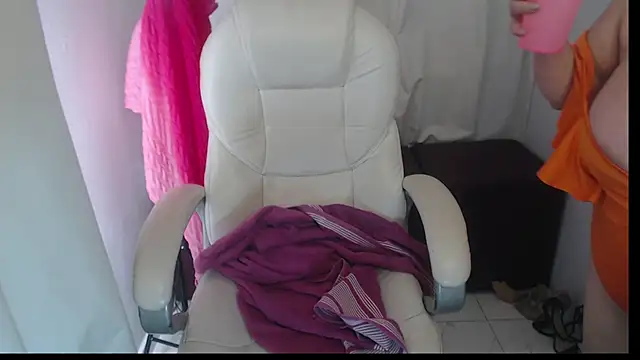 Mature 2025 online show from March 10, 2025, 7:40 pm