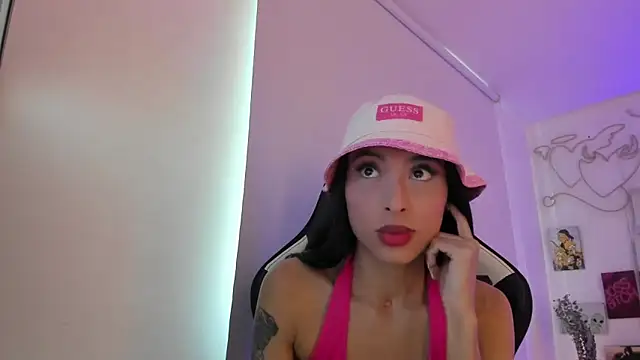 agaataa  online show from November 21, 2025, 7:13 pm