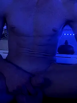 cazzone912025 online show from October 5, 2025, 4:36 am