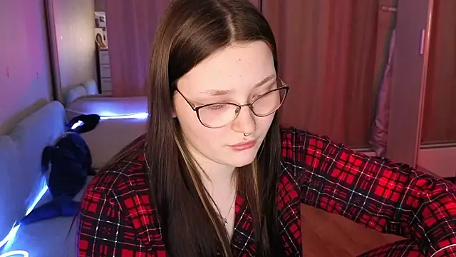 milliedoll online show from March 3, 2026, 1:40 pm