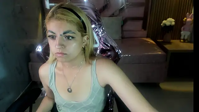 Snapshot of lili_conor_s chatting on March 11, 2025, 8:31 pm lili conor s online show from March 11, 2025, 8:31 pm