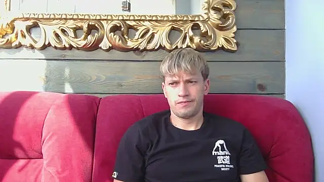 Snapshot of frama666 chatting on September 17, 2025, 11:45 am frama666 online show from September 17, 2025, 11:45 am