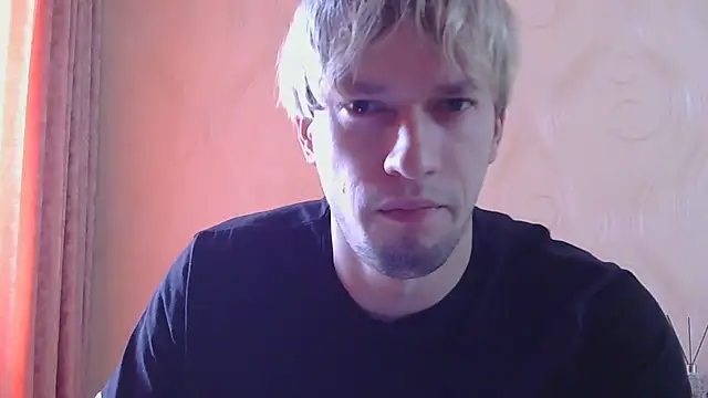 Snapshot of frama666 chatting on June 4, 2026, 12:21 pm frama666 online show from June 4, 2026, 12:21 pm