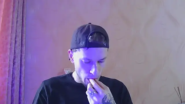 Snapshot of frama666 chatting on November 25, 2025, 12:49 pm frama666 online show from November 25, 2025, 12:49 pm