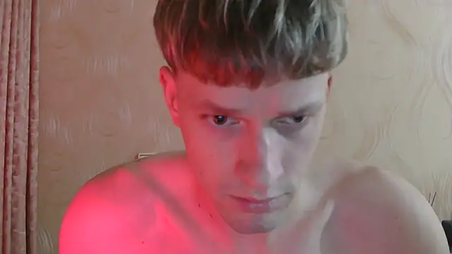 Snapshot of frama666 chatting on October 27, 2025, 8:21 pm frama666 online show from October 27, 2025, 8:21 pm