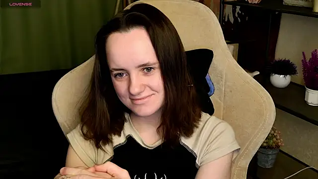 Luna Loveee online show from March 17, 2025, 3:47 am