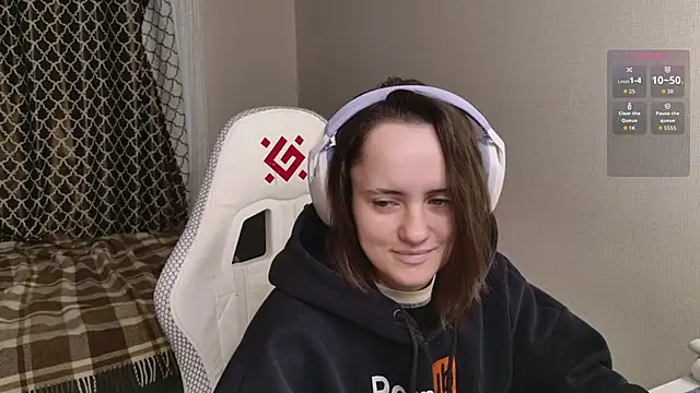 Luna Loveee online show from September 18, 2025, 3:42 am