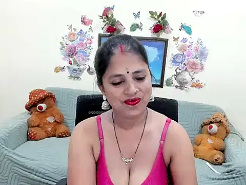 Snapshot of leahgotiii chatting on April 29, 2026, 5:30 pm leahgotiii online show from April 29, 2026, 5:30 pm