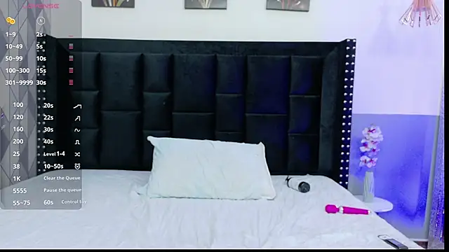 innocenthazel online show from September 15, 2025, 12:55 am