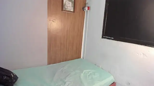 Snapshot of couple_hotfox chatting on February 27, 2026, 12:44 am couple hotfox online show from February 27, 2026, 12:44 am