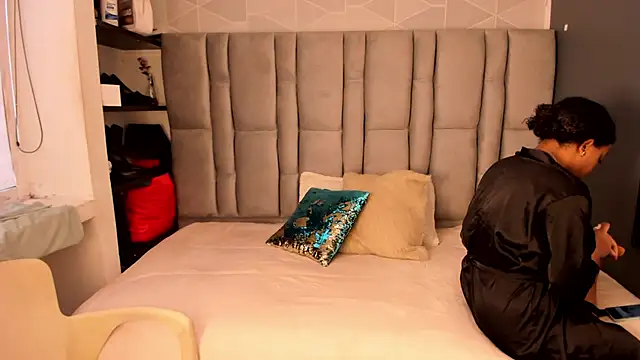 Natasha rose   online show from November 13, 2025, 7:40 pm