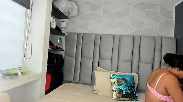 Natasha rose   online show from November 18, 2025, 7:39 pm