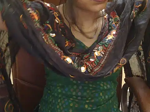 Cute Pihu01 online show from October 5, 2025, 5:36 pm