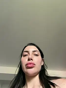 Snapshot of Mia_Splash chatting on June 18, 2026, 10:42 am Mia Splash online show from June 18, 2026, 10:42 am