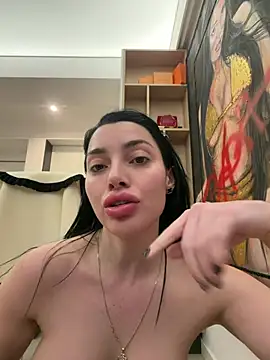 Mia Splash online show from April 8, 2026, 7:04 pm