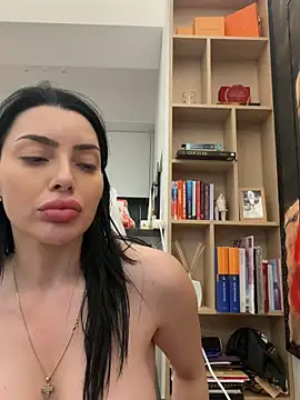 Snapshot of Mia_Splash chatting on May 19, 2026, 4:03 pm Mia Splash online show from May 19, 2026, 4:03 pm