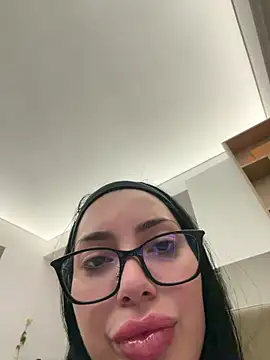 Snapshot of Mia_Splash chatting on May 29, 2026, 9:54 pm Mia Splash online show from May 29, 2026, 9:54 pm