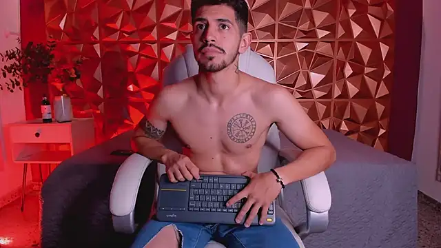 Snapshot of AlejandroStormm chatting on March 7, 2025, 8:23 am AlejandroStormm online show from March 7, 2025, 8:23 am