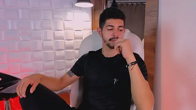 Snapshot of AlejandroStormm chatting on September 10, 2025, 8:52 pm AlejandroStormm online show from September 10, 2025, 8:52 pm