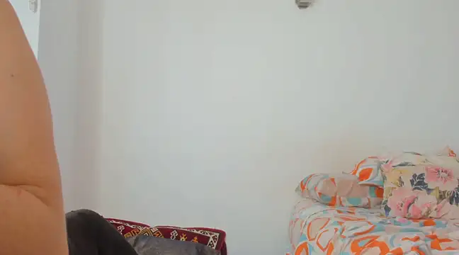 Snapshot of ValeeryRose_ chatting on March 7, 2025, 4:33 pm ValeeryRose online show from March 7, 2025, 4:33 pm
