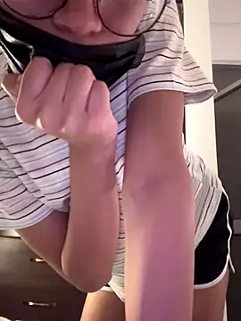 twinkperu18 online show from October 4, 2025, 3:08 am